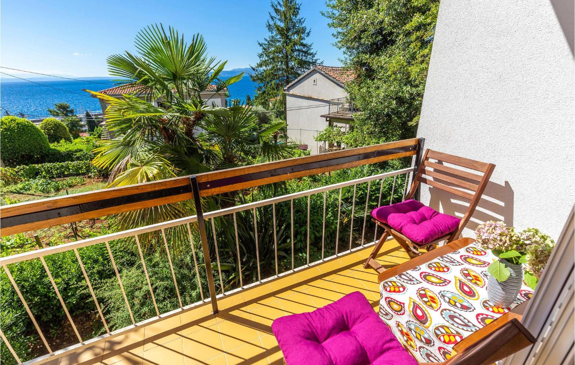 2 Bedroom Awesome In Appartamento